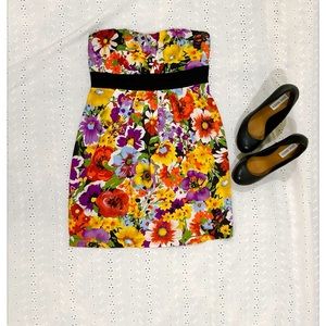 ⚡️Price Drop⚡️ Strapless floral back tie dress- S